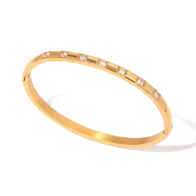 Brynn Bangle